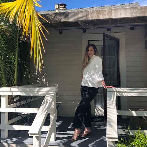 ✨ About Me ✨ - Picture 4 of 4